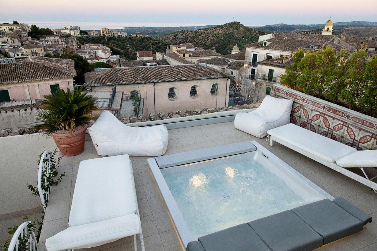 Palazzo Cherubini-Pools & Wellness Rossano Exterior photo